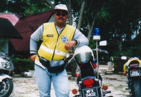 bob007.jpg (43116 bytes)